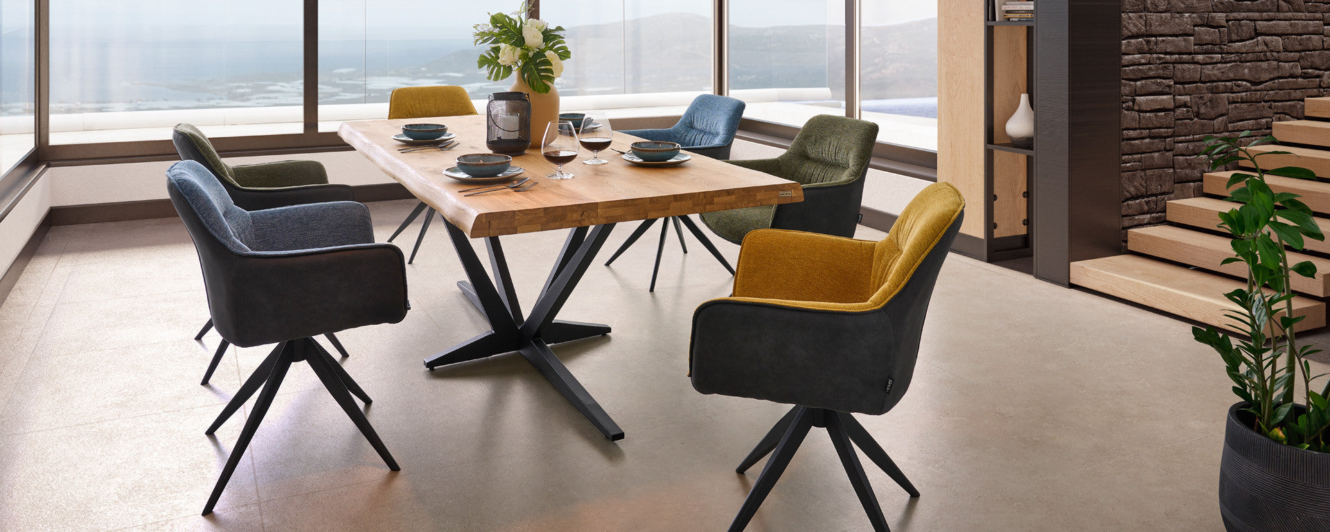 Akita Swivel Dining Chair – Green | Soft Upholstered Seat & Black Metal Legs