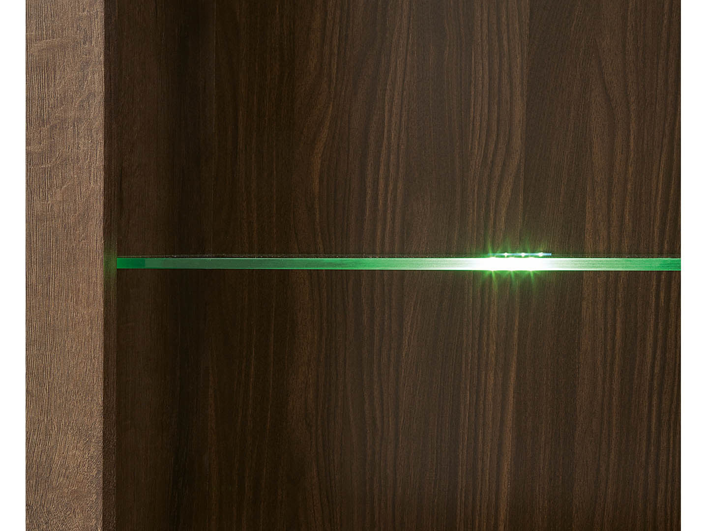 Balin — Display Cabinet